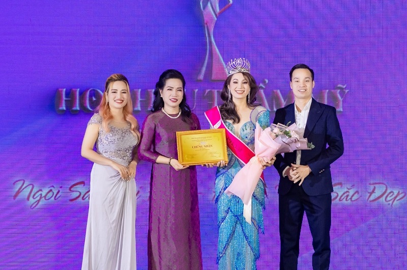 Nie Pham đoạt danh hiệu Nữ Hoàng Sức Khỏe Cộng Đồng